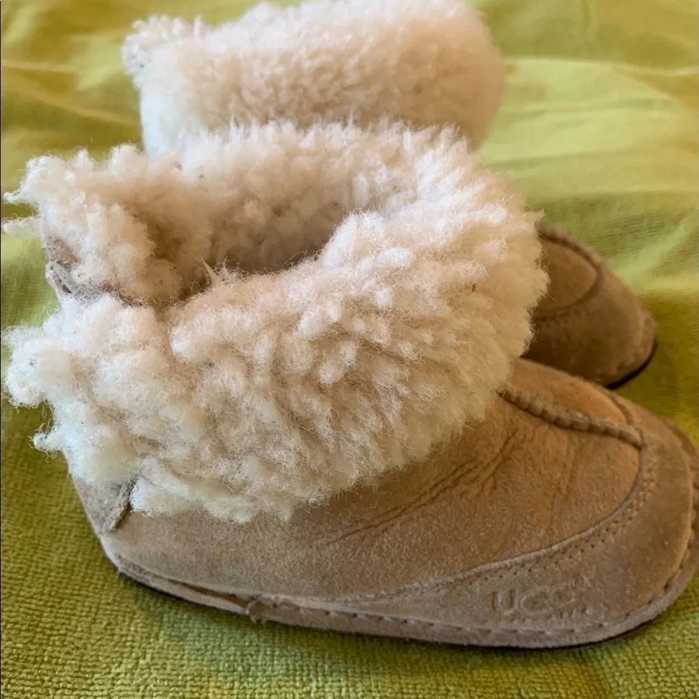 UGG’s Infant size M. Includes box. Used/still cute​​​​​​​​​​​​​​​​​​​​